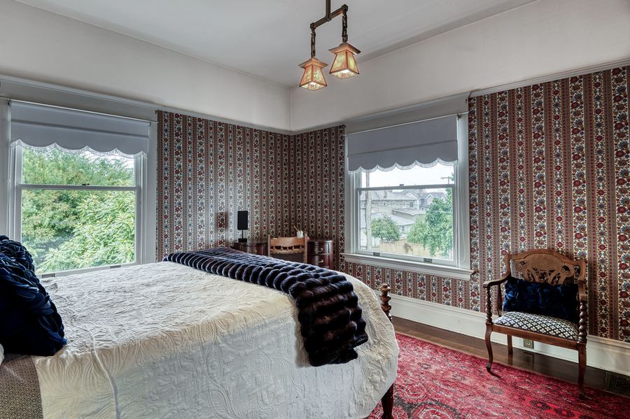The Barnwell Suite, with windows on two sides